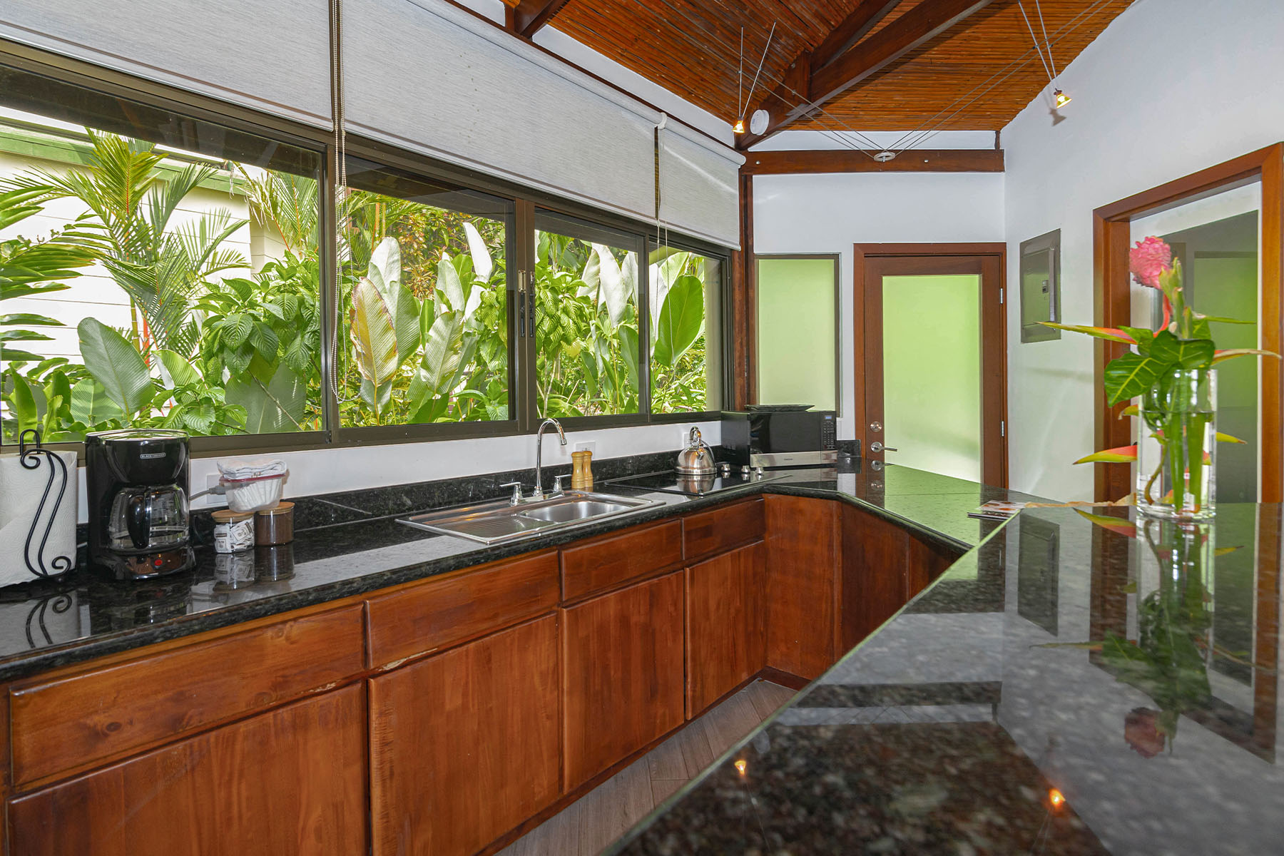 Unit 309 – 08 – Kitchen