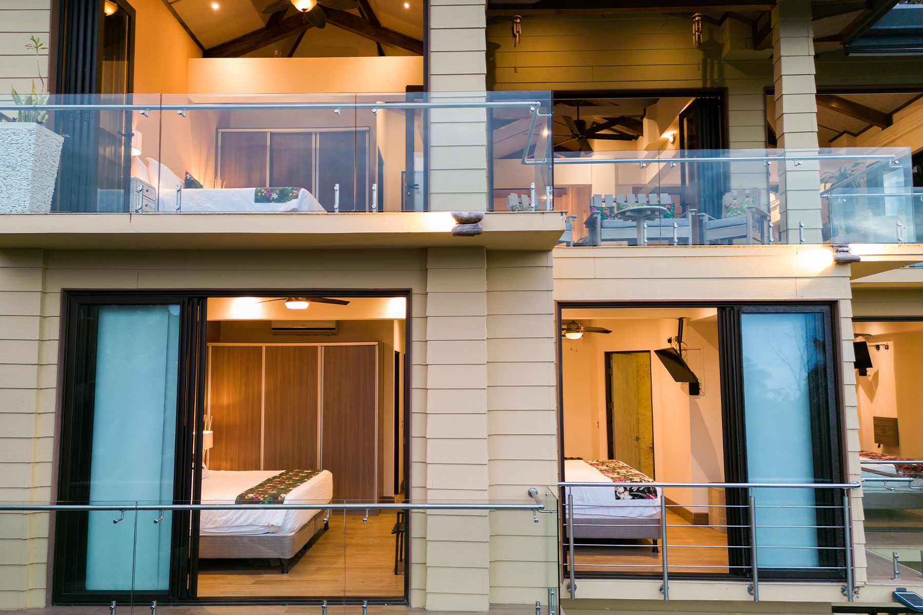 Unit 704 – 04 – Exterior