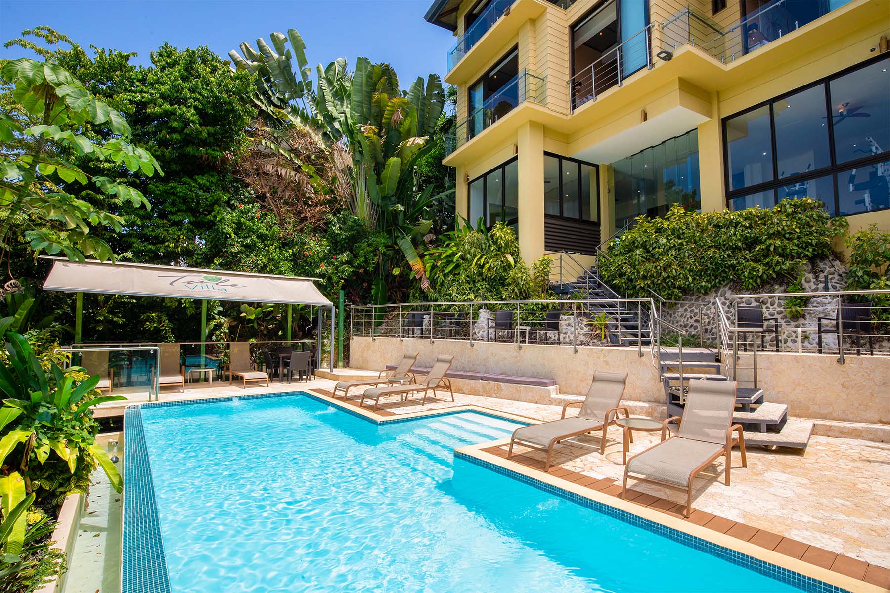 Unit 704 – 05 – Pool