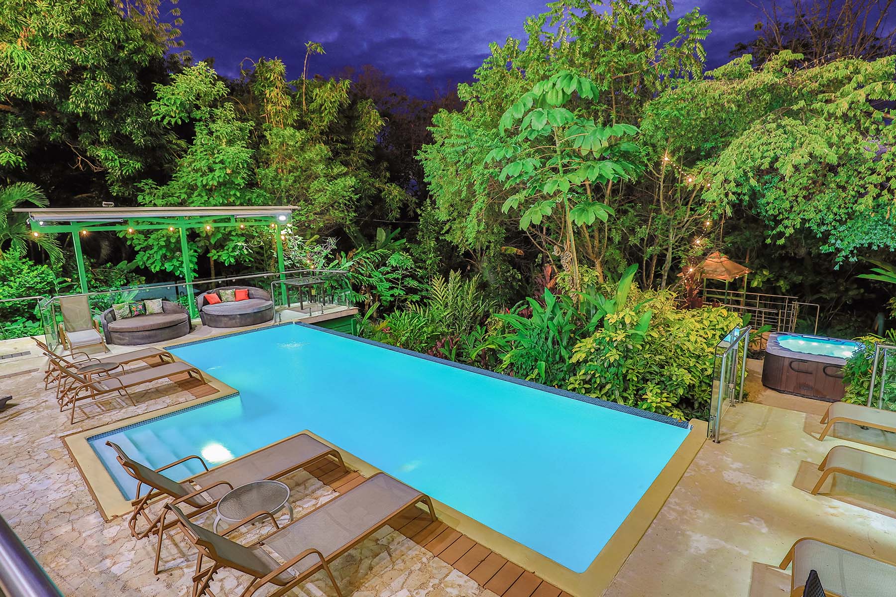 Unit 704 – 08 – Pool