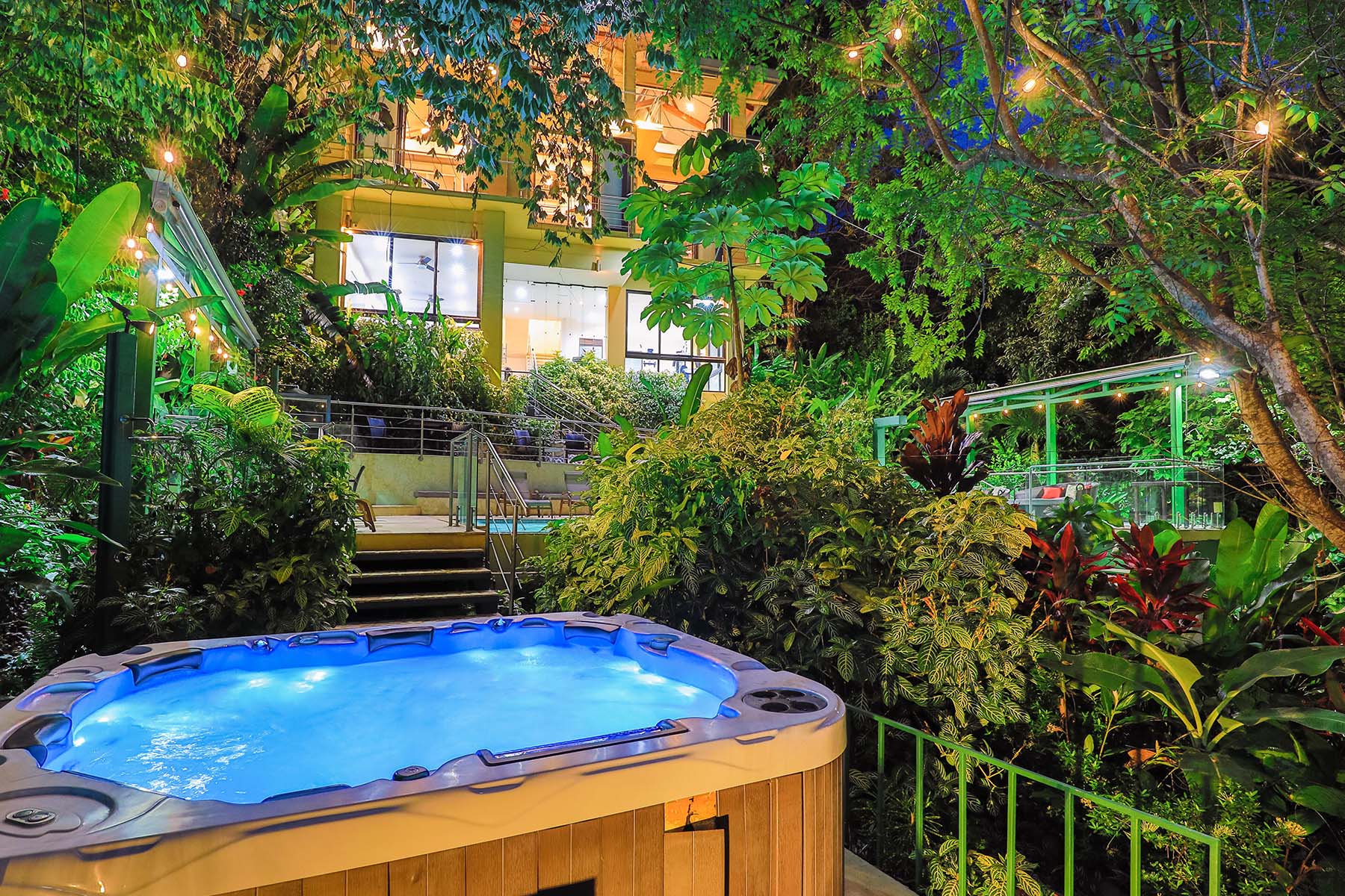 Unit 704 – 09 – Hot Tub