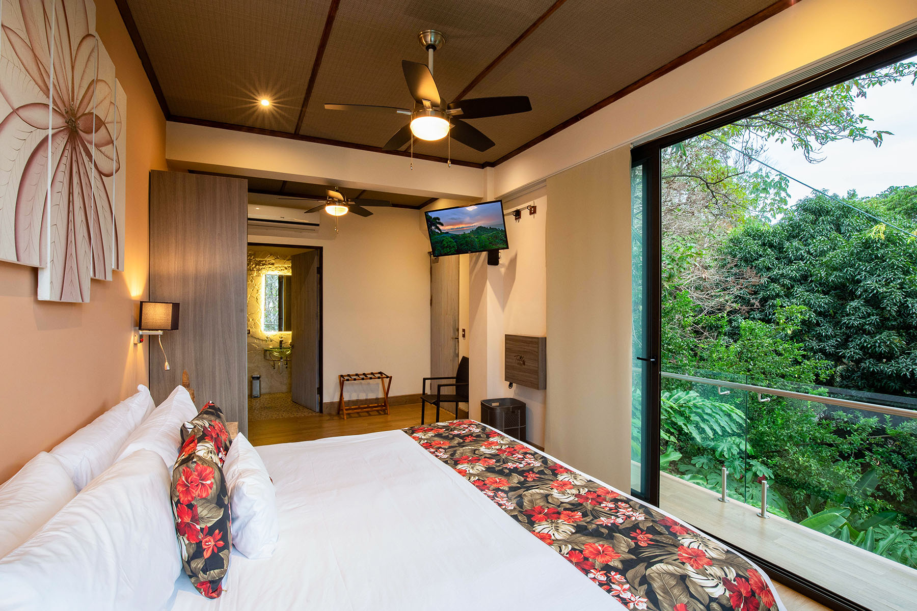 Unit 704 – 21 – Bedroom Master