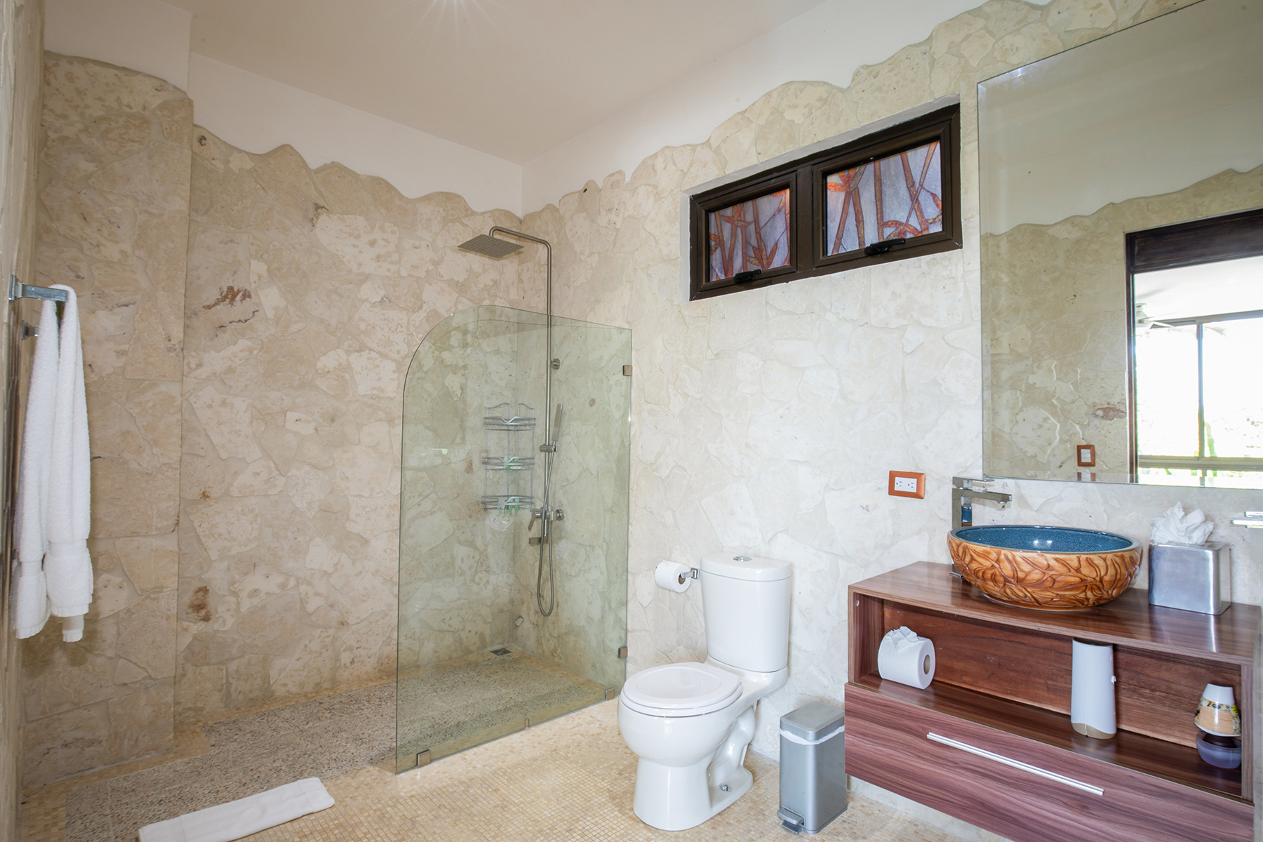 Unit 704 – 22 – Bathroom Master