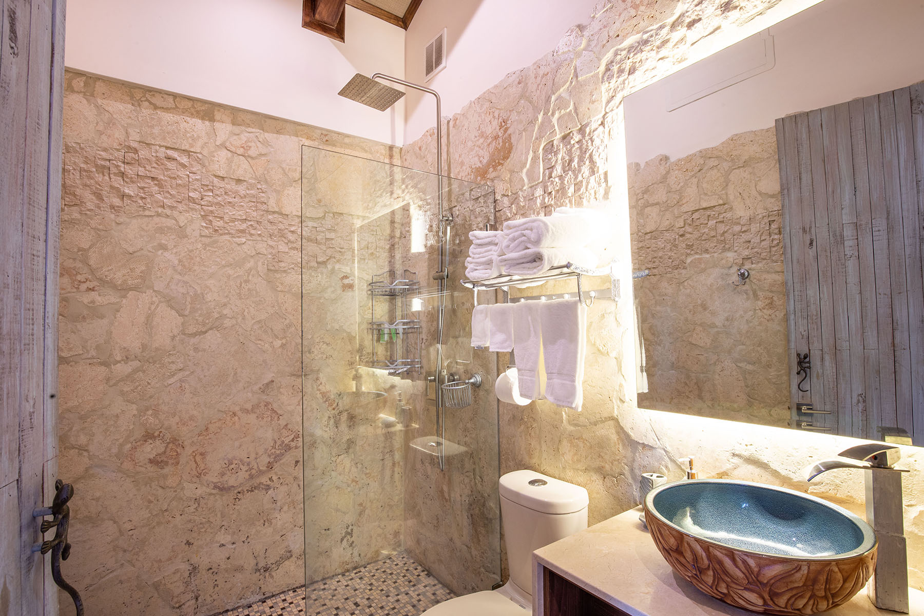 Unit 704 – 26 – Bathroom Second